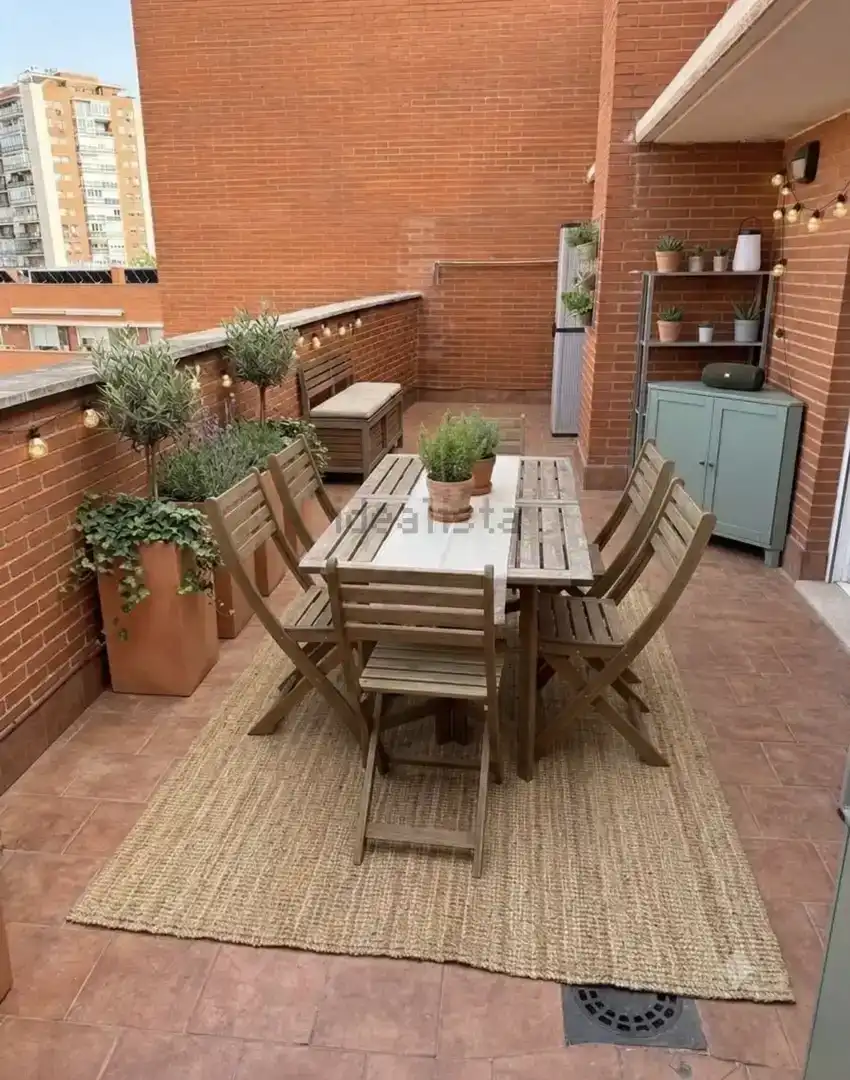 Terrasse von Wohnung zur Miete in  Madrid Capital mit Klimaanlage und Balkon
