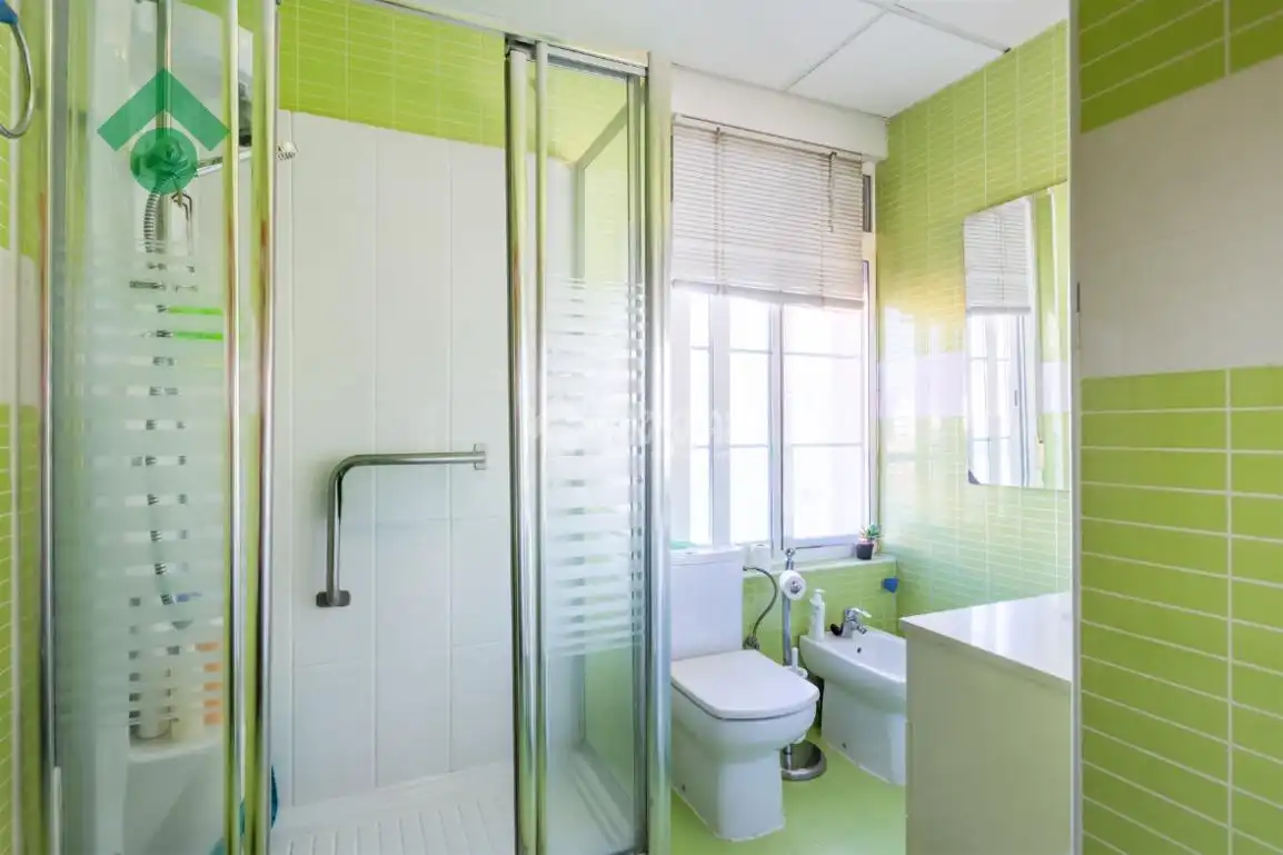 Baño de Piso en venta en Rincón de la Victoria con Aire acondicionado, Terraza y Balcón