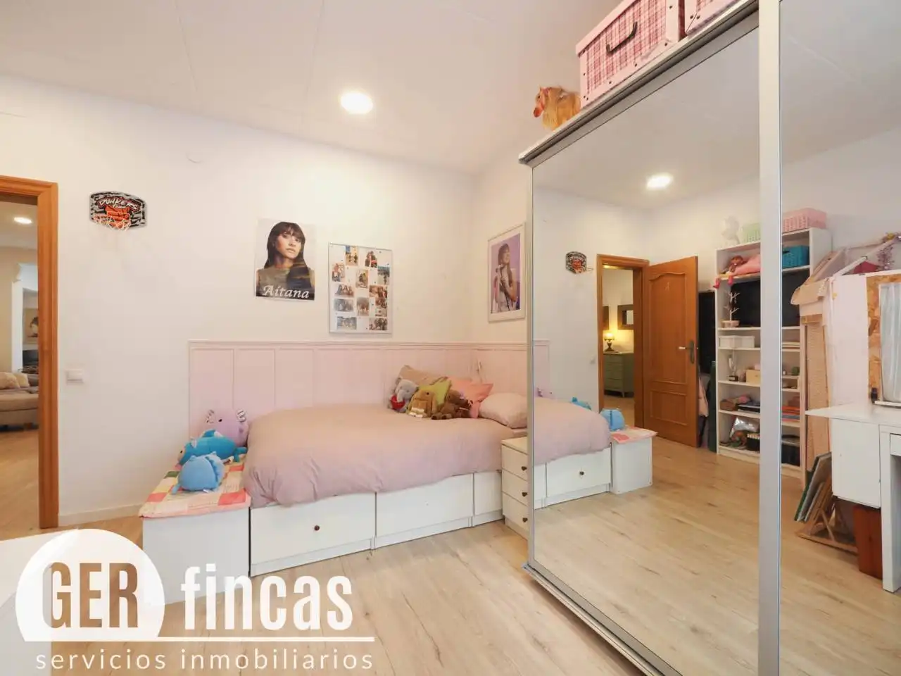 Flat with balcony for sale in Calle Travessera, imagen 27