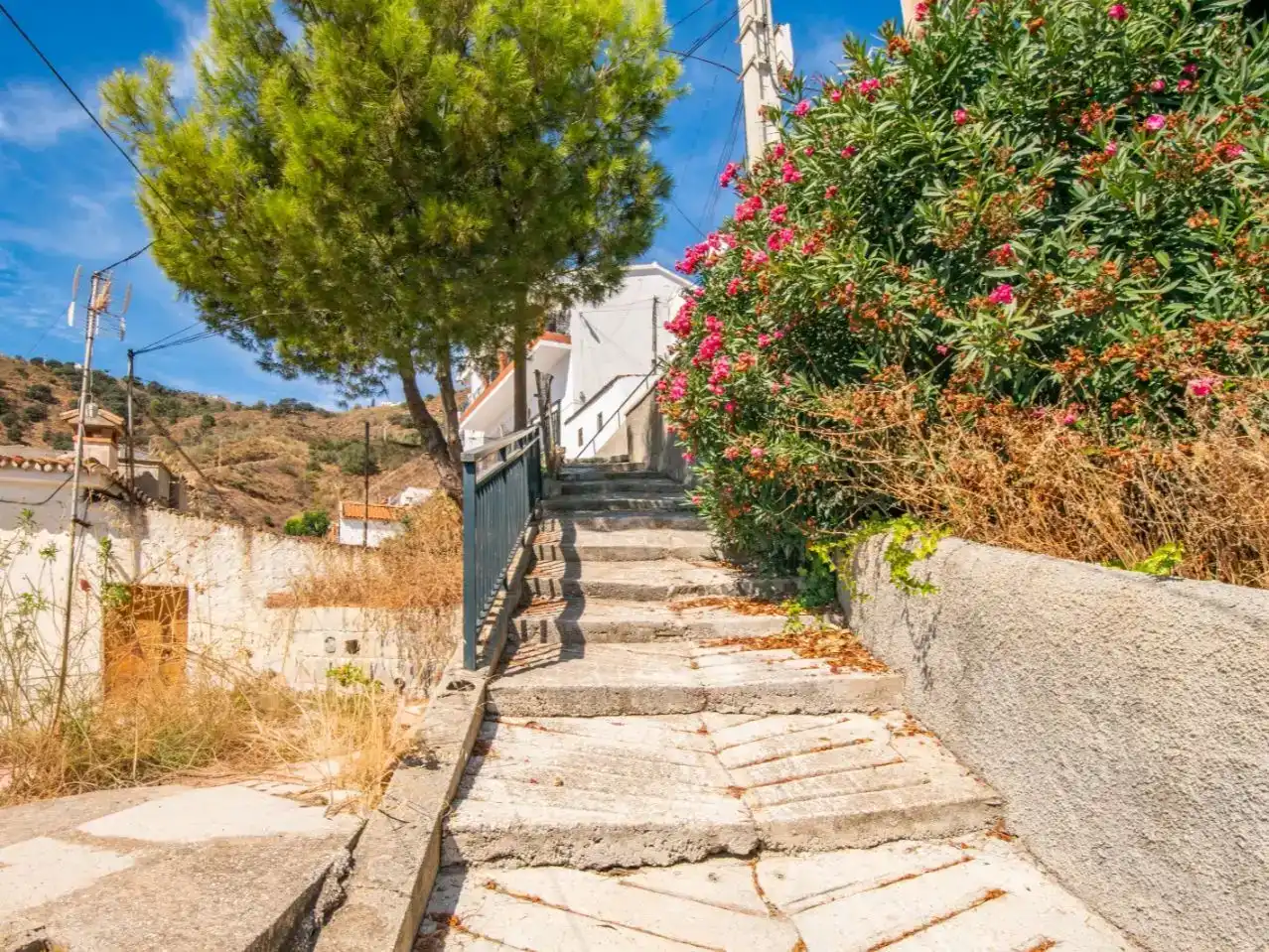 Exterior view of Detached homes for rent in Moclinejo