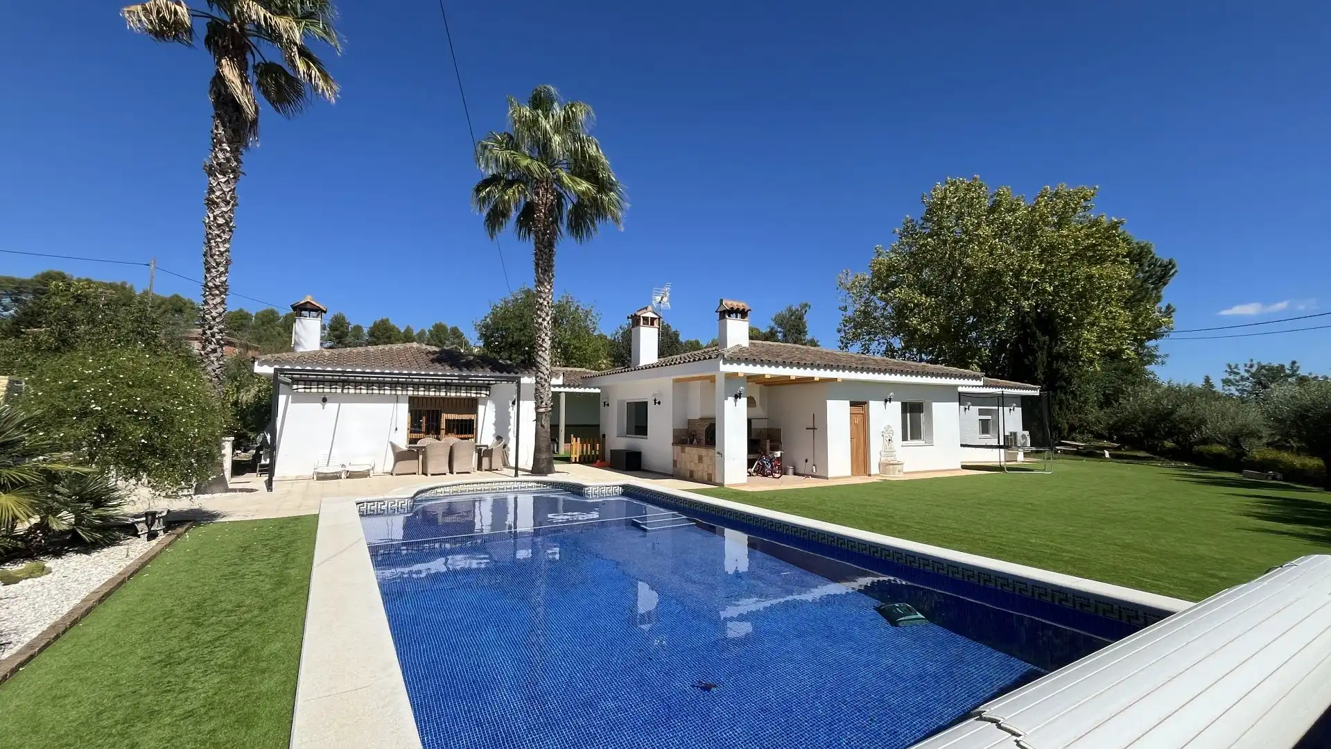 Vista exterior de Casa o chalet en venta en Ontinyent con Aire acondicionado, Calefacción y Jardín privado