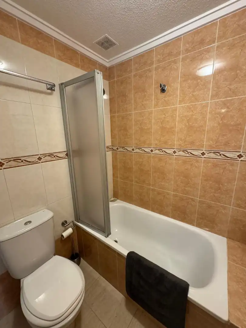 Bany de Casa adosada en venda en Rojales amb Aire condicionat, Calefacció i Jardí privat