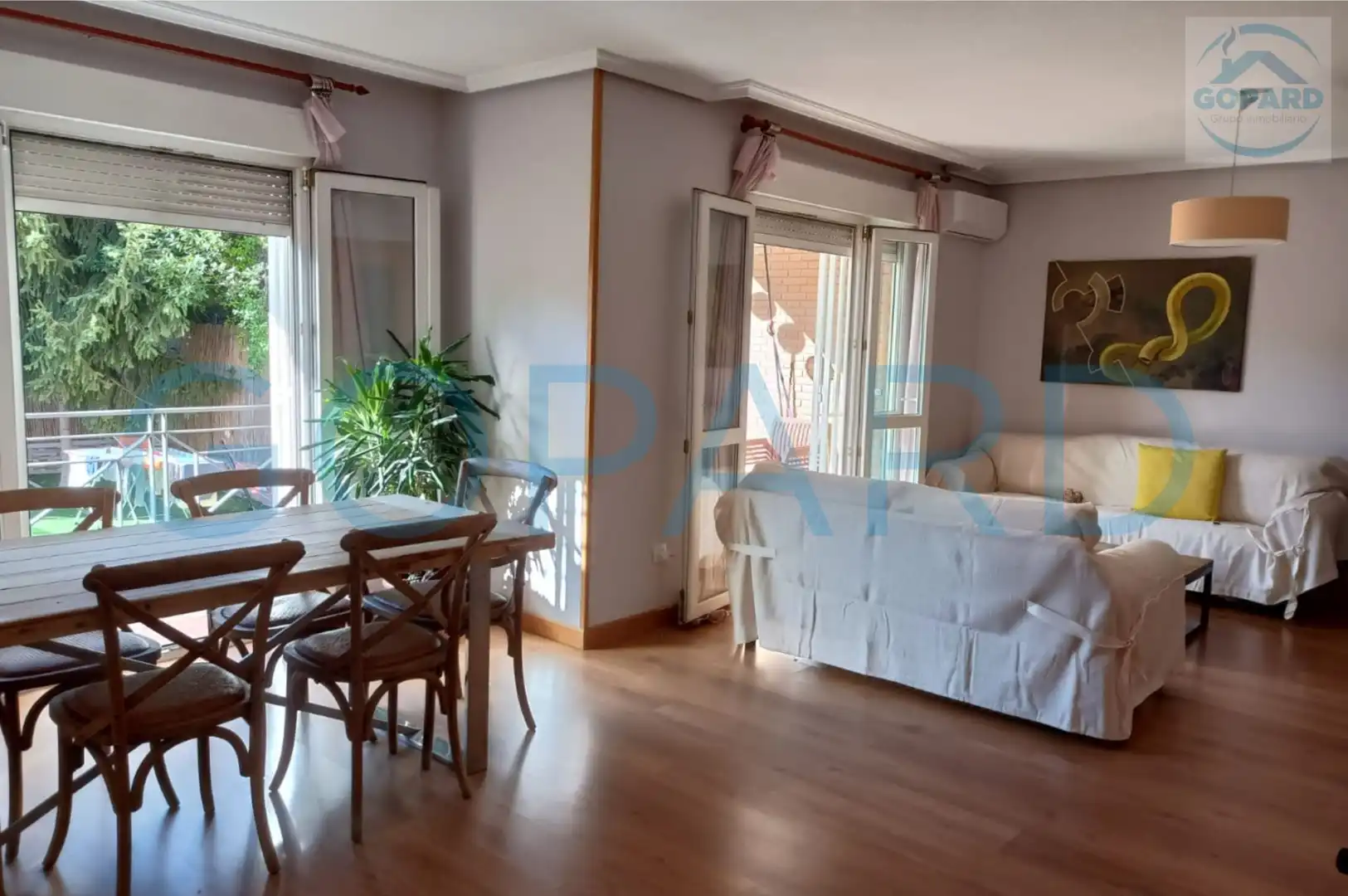Sala d'estar de Casa adosada de lloguer en Villanueva de la Cañada amb Aire condicionat, Calefacció i Jardí privat