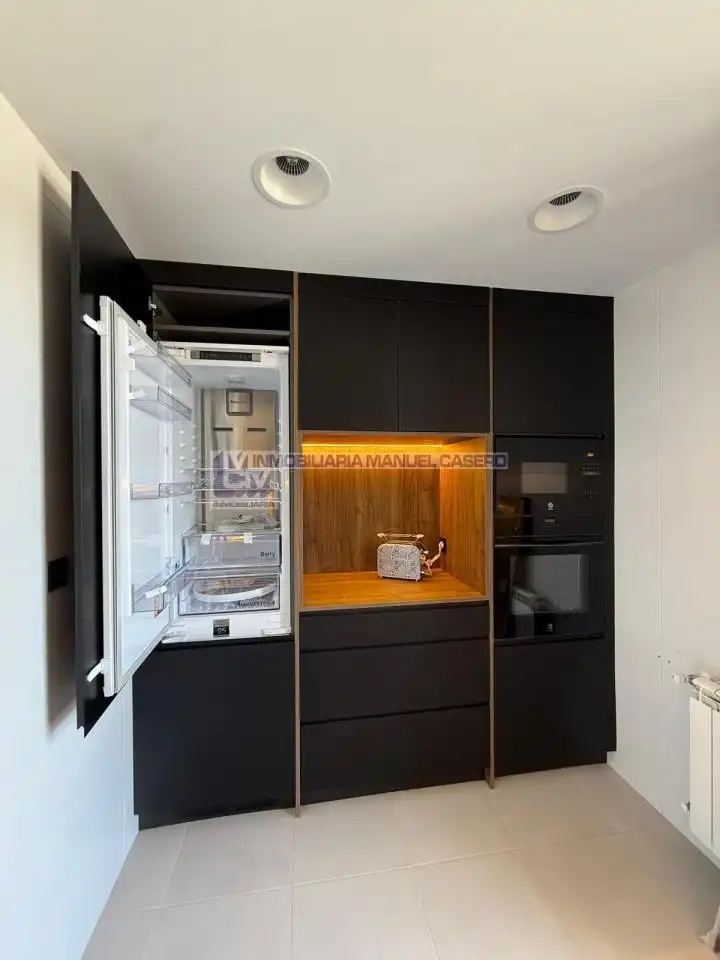 Kitchen of Flat for rent in Cáceres  with Air Conditioner, Heating and Terrace