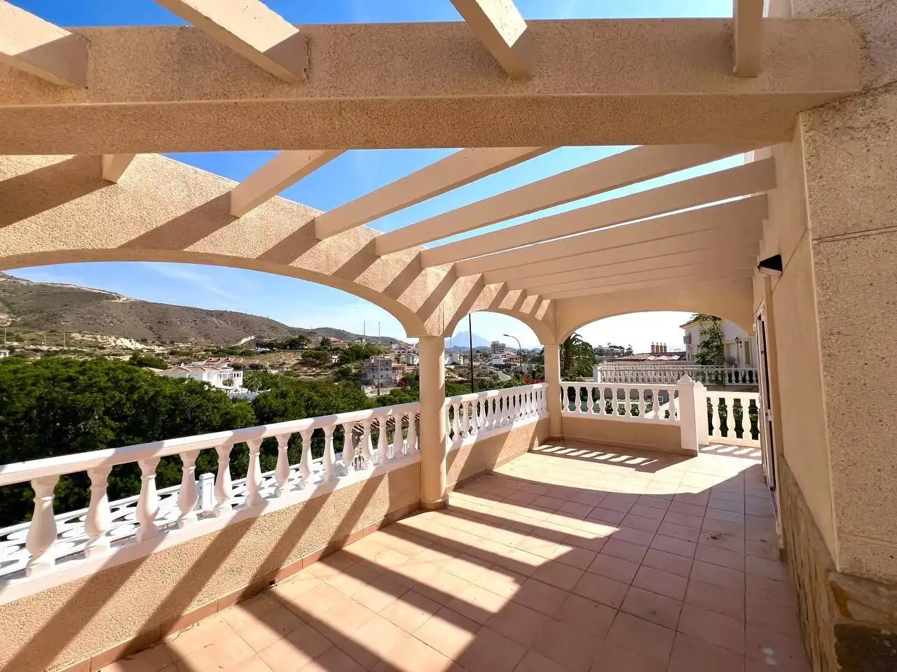 Terraza de Casa o chalet en venta en El Campello con Aire acondicionado, Calefacción y Jardín privado