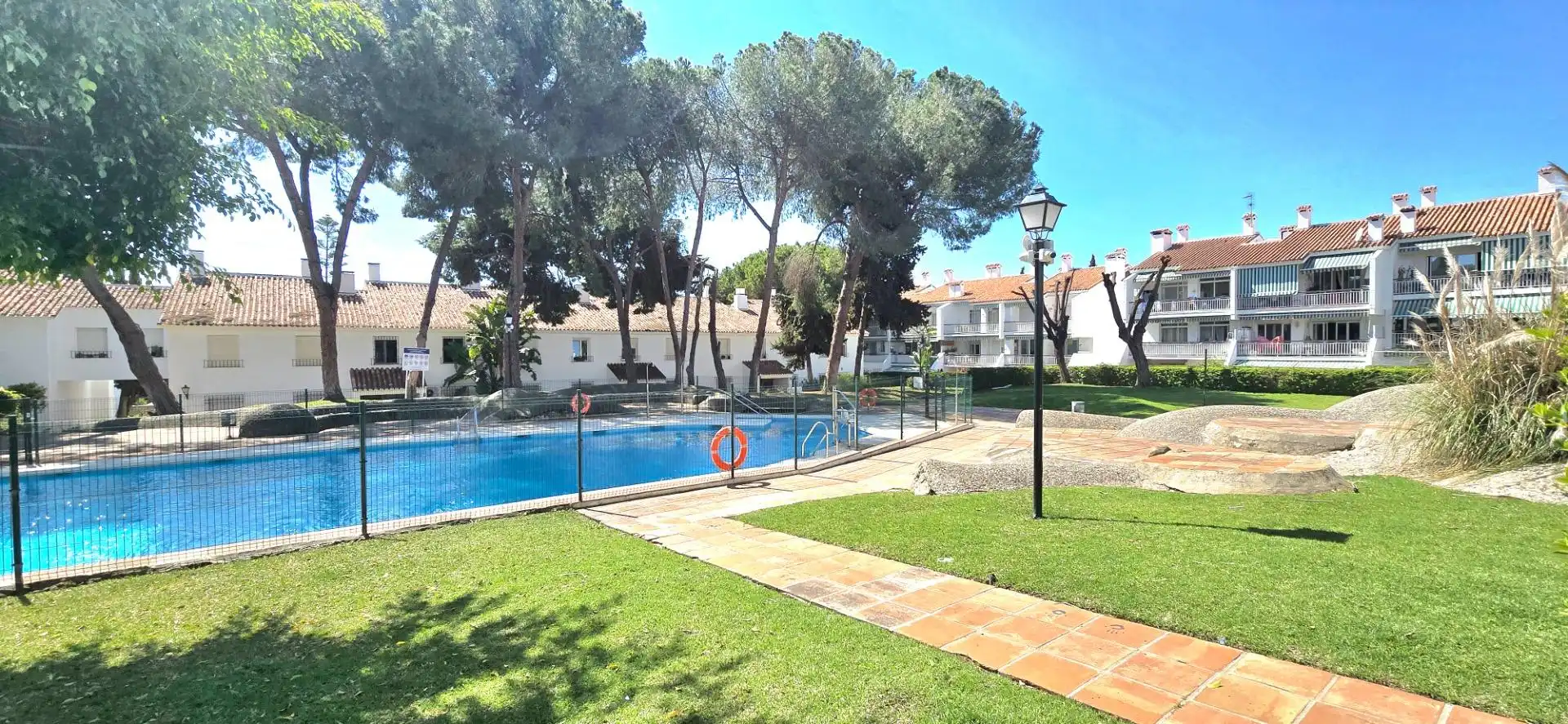 Jardí de Planta baixa en venda en Marbella amb Aire condicionat, Jardí privat i Terrassa