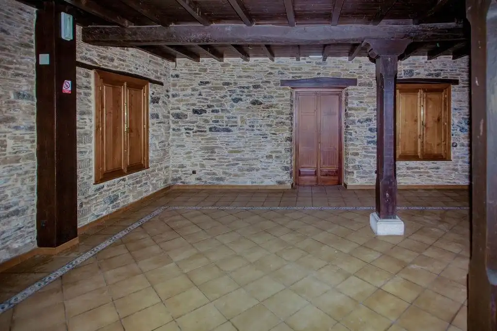 Buildings for sale in Vega de Valcarce