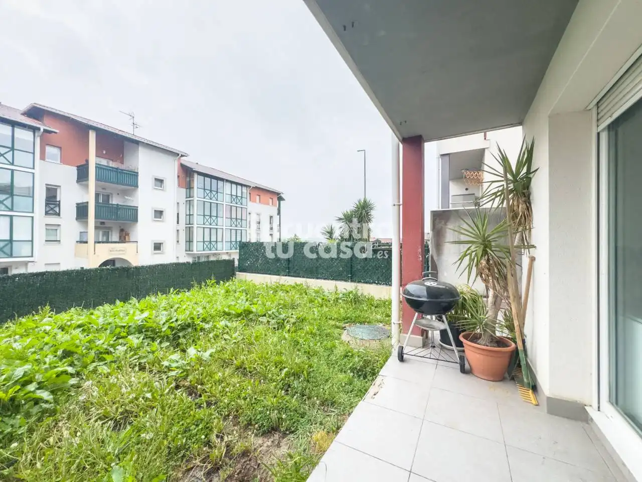 Außenansicht von Wohnung zum Verkauf in Hendaye mit Heizung, Privatgarten und Terrasse