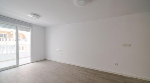 Foto 4 de Piso en venta en Calle Villa Madrid, Parque de las Naciones, Torrevieja