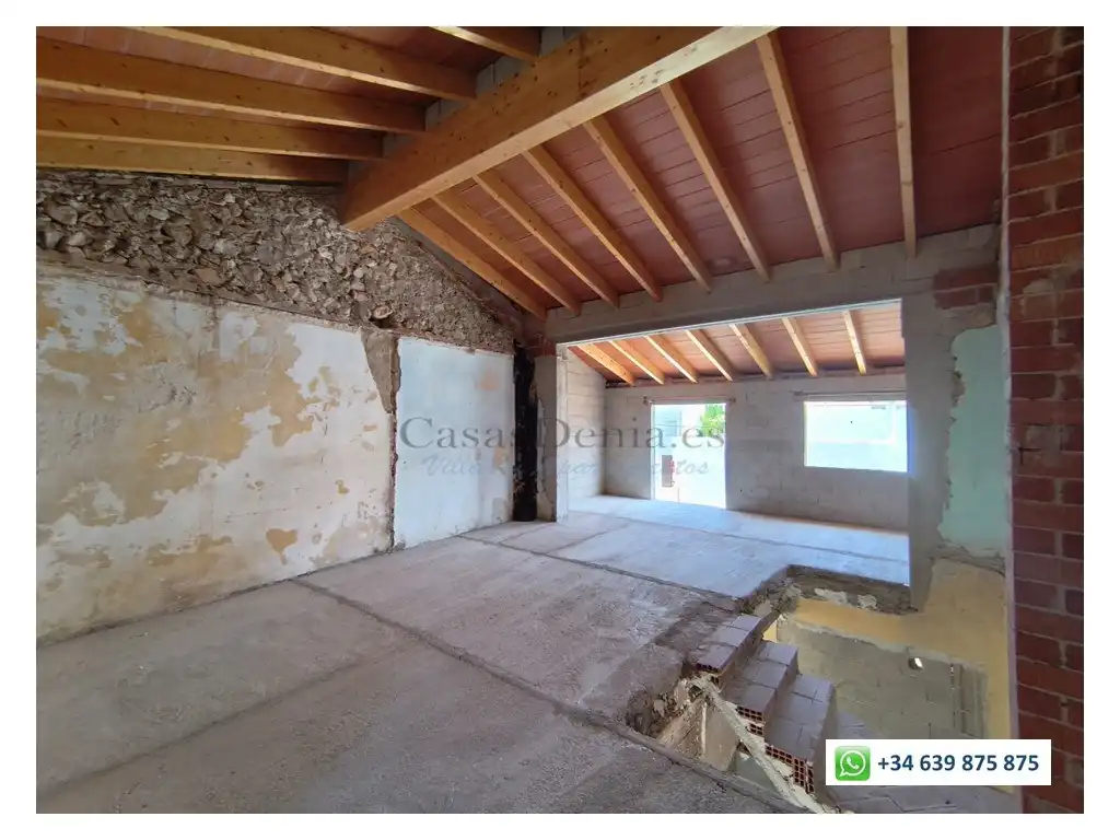 Houses for sale in Beniarbeig