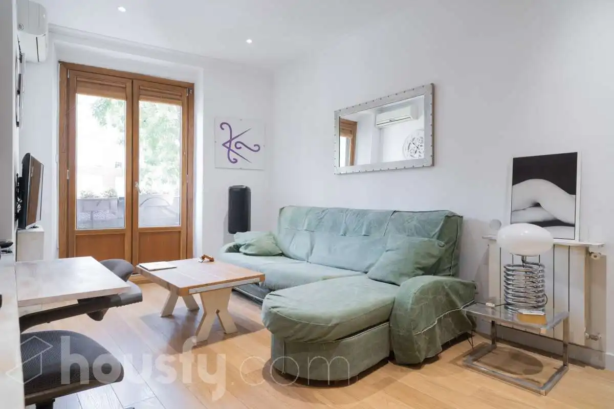 Piso con ascensor en venta en Paseo Pontones .