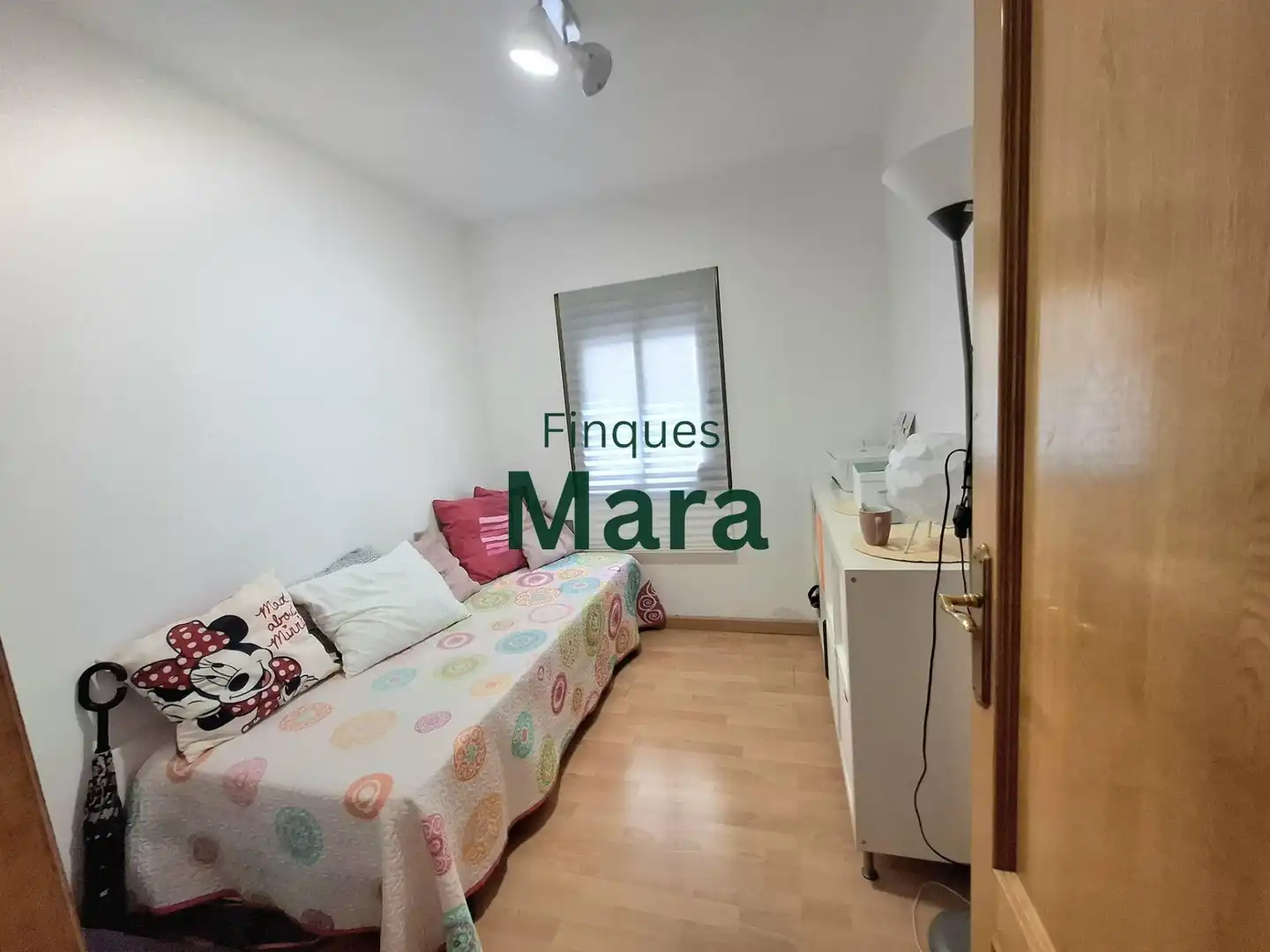 Dormitori de Pis en venda en Sant Boi de Llobregat amb Aire condicionat, Parquet i Balcó