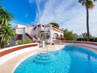 Villa mit Pool zum Verkauf in Pinar del Advocat - Cometa