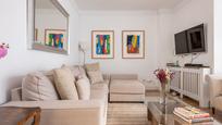 Living room of Flat for sale in  Madrid Capital  with Air Conditioner and Heating