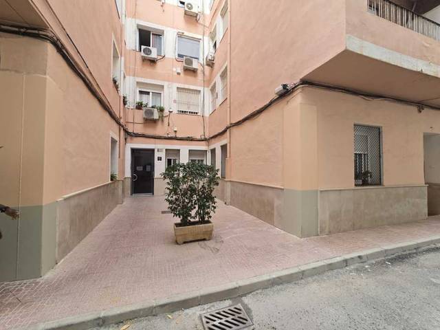 Piso en Venta en C/ Santa Úrsula  en El Carmen