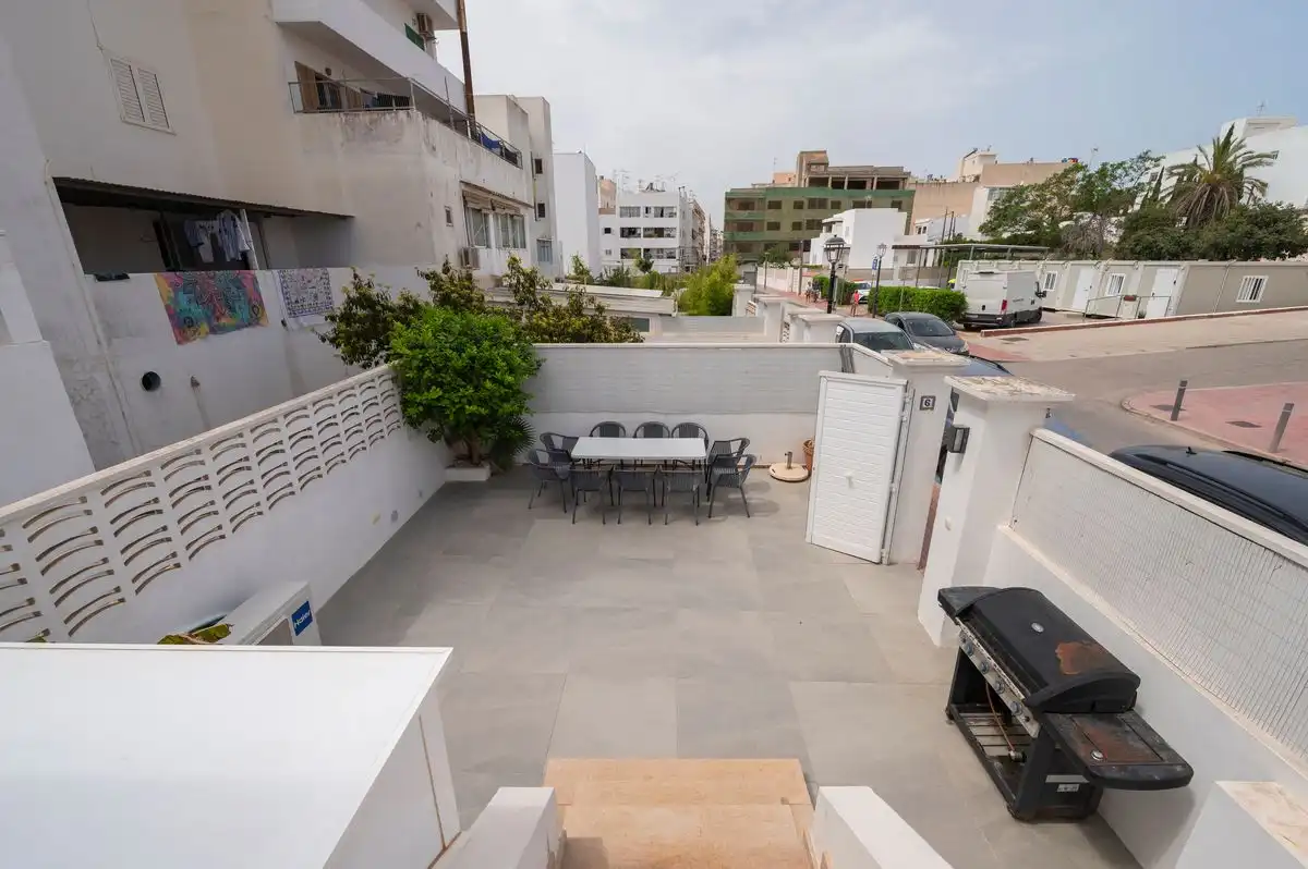 Piso con terraza en venta en Santa Eulària, imagen 2