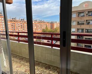 Bedroom of Flat to rent in  Valencia Capital  with Air Conditioner and Balcony