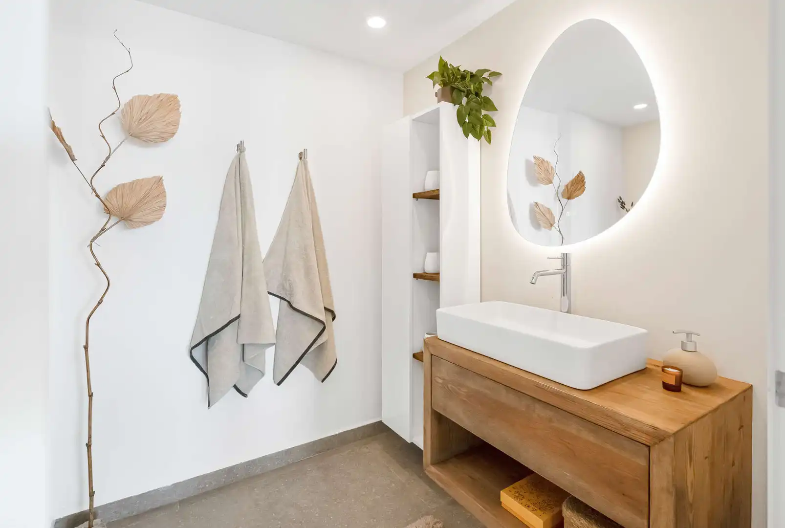 Bathroom of Flat for sale in  Palma de Mallorca  with Air Conditioner, Terrace and Furnished