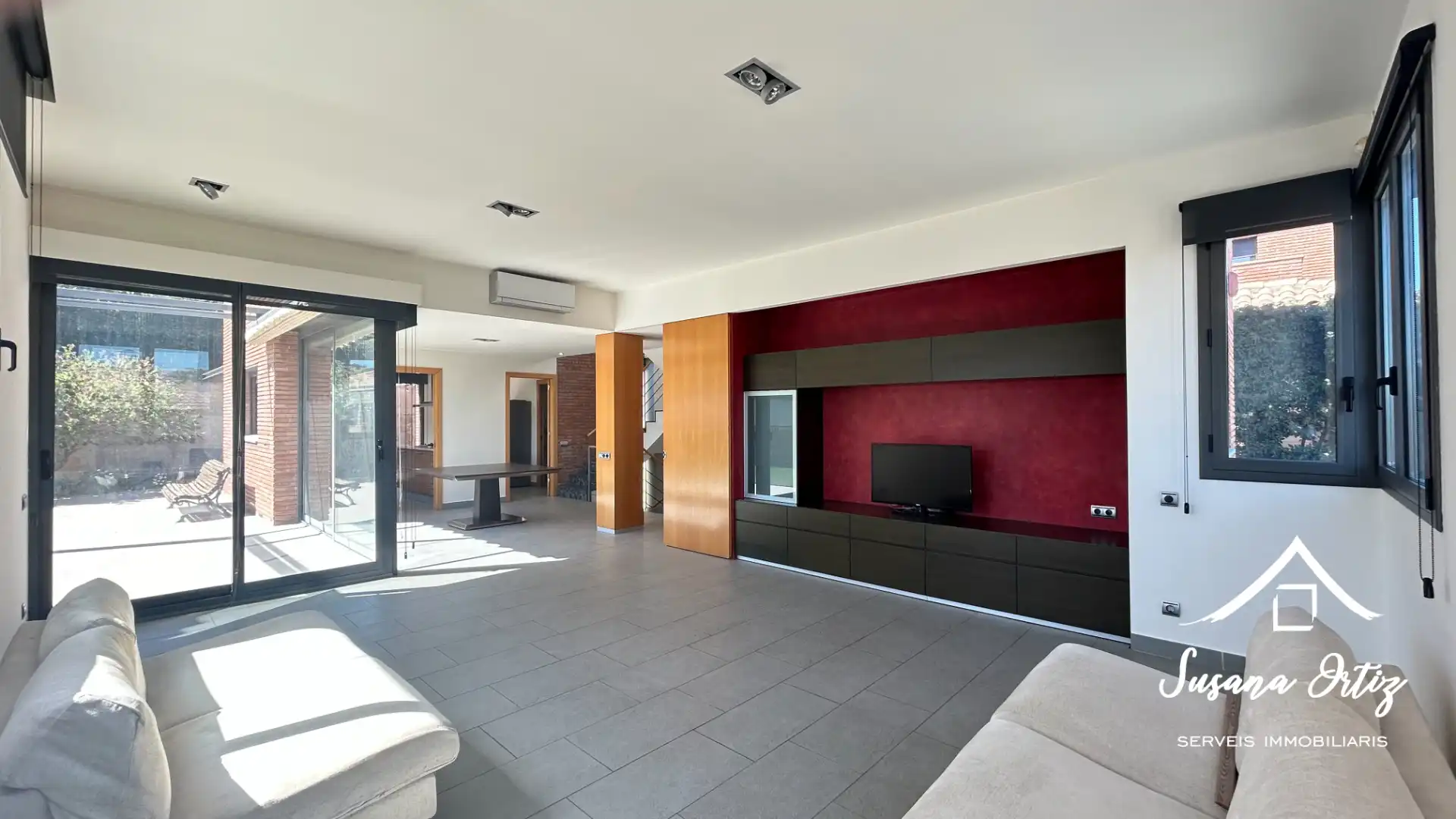Sala de estar de Casa o chalet en venta en Abrera con Aire acondicionado, Calefacción y Jardín privado