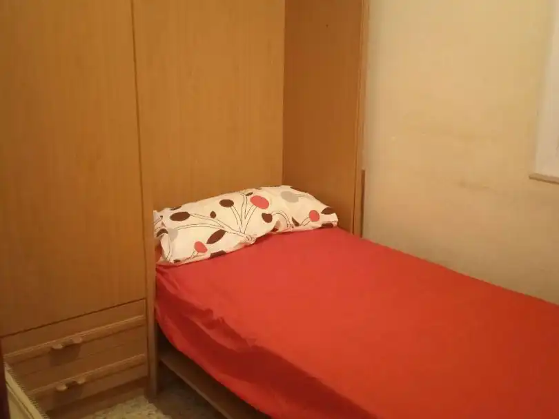 Bedroom of Flat for share in Eixample