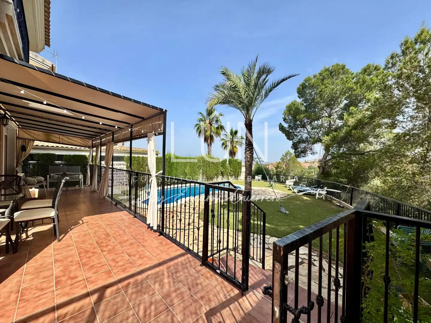 Xalet amb piscina en venda a Altorreal - El Chorrico