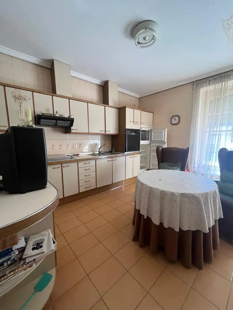 Kitchen of Houses for sale in Santa Cristina de la Polvorosa  with Furnished