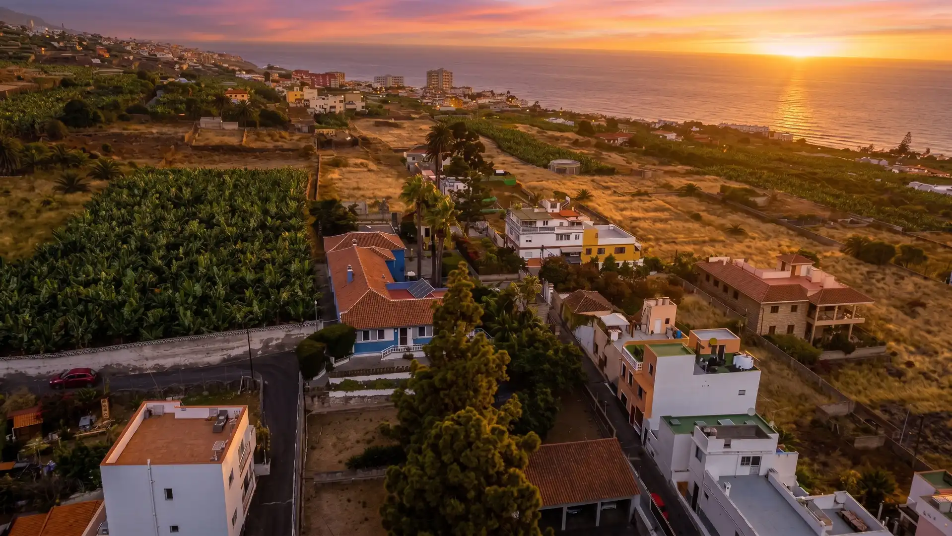 Vista exterior de Casa o xalet en venda en Puerto de la Cruz amb Jardí privat, Terrassa i Traster
