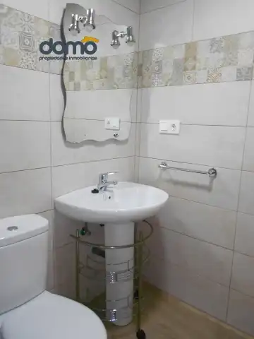 Badezimmer von Wohnung zur untervermieten in Granada mit Parkett, Möbliert und Ofen