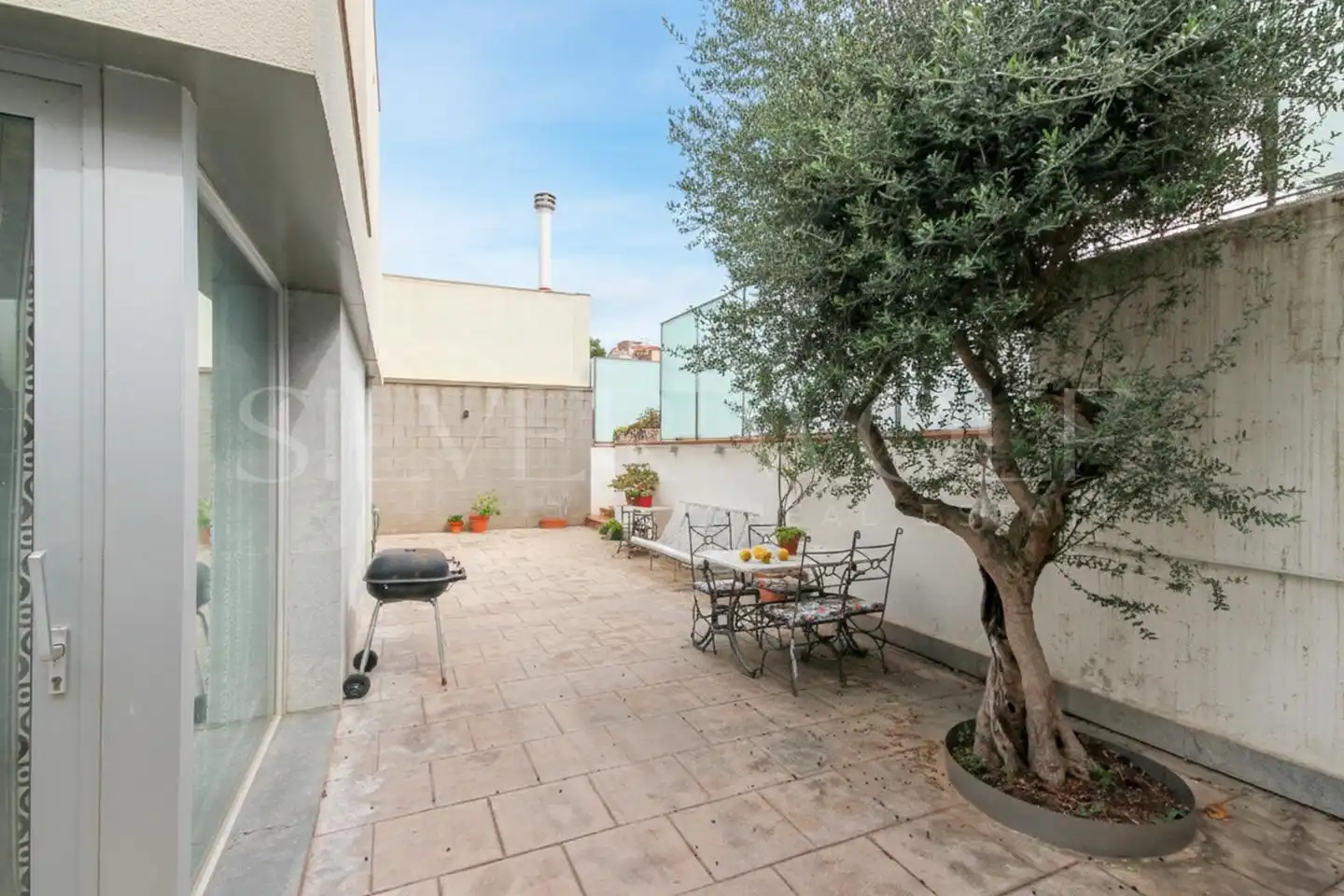 Terraza de Casa o chalet en venta en Santa Coloma de Gramenet con Aire acondicionado, Calefacción y Jardín privado