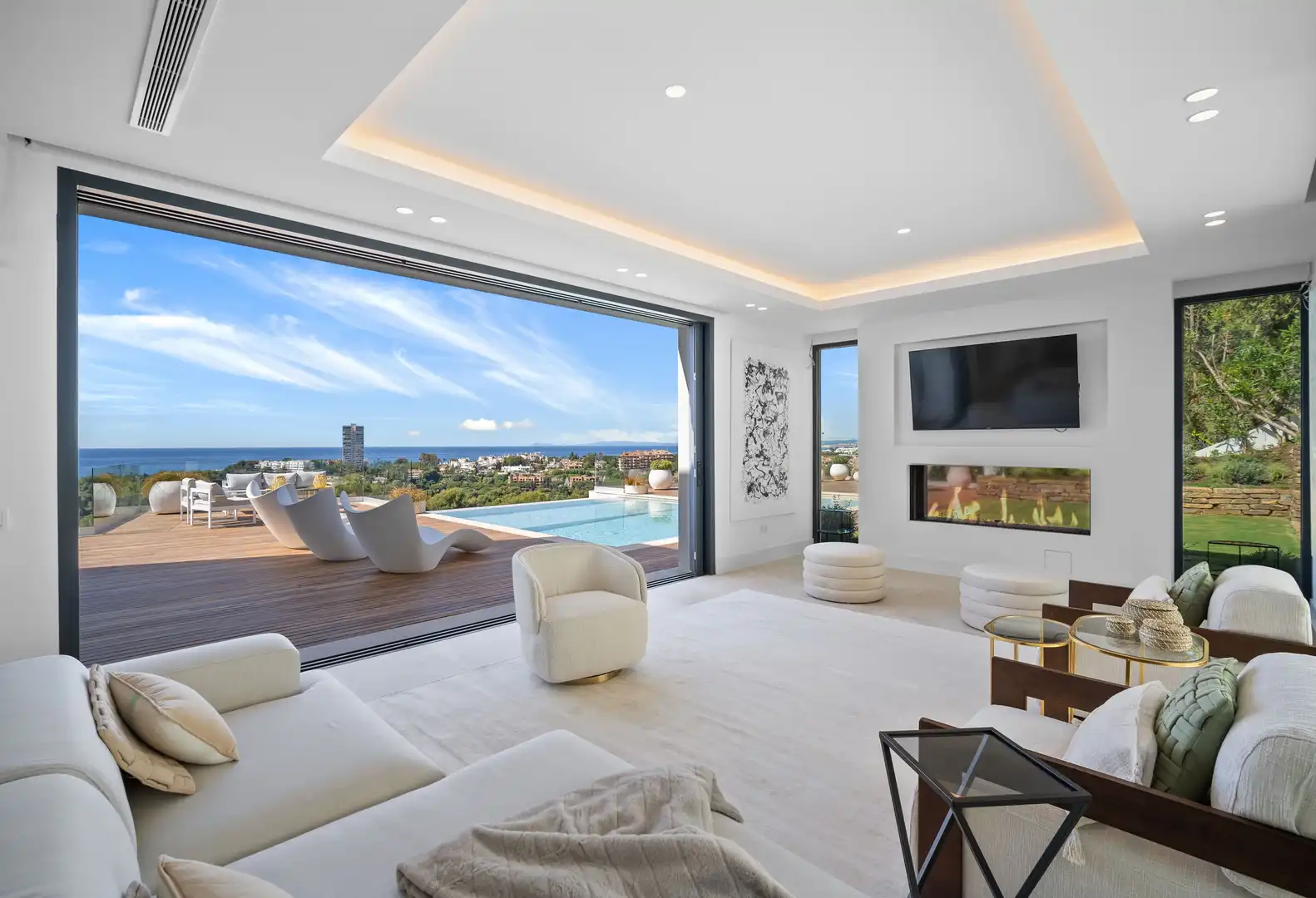 Casa con piscina en venta en Río Real - Los Monteros, imagen 3