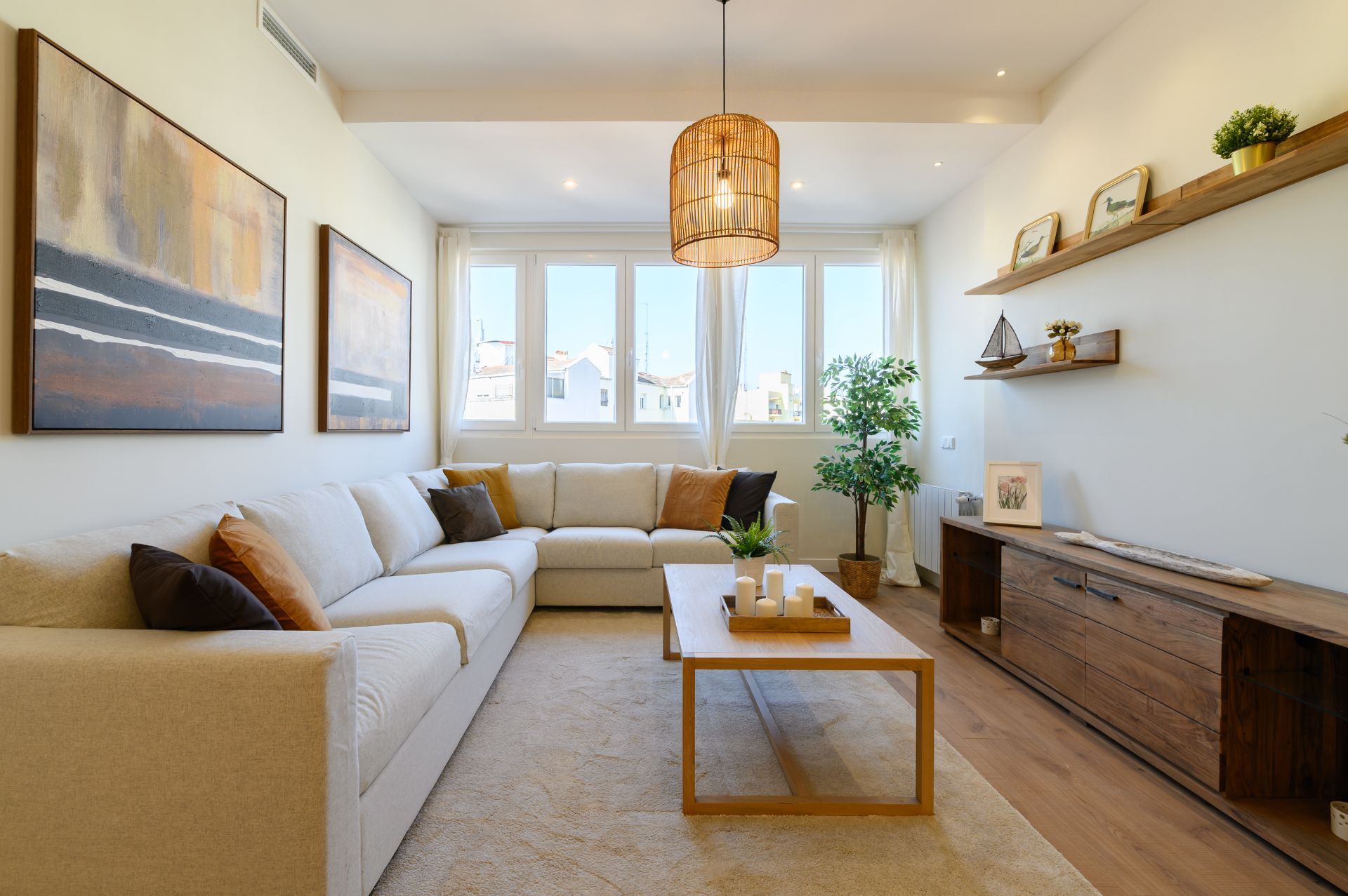 Living room of Flat to rent in  Madrid Capital  with Air Conditioner, Heating and Furnished