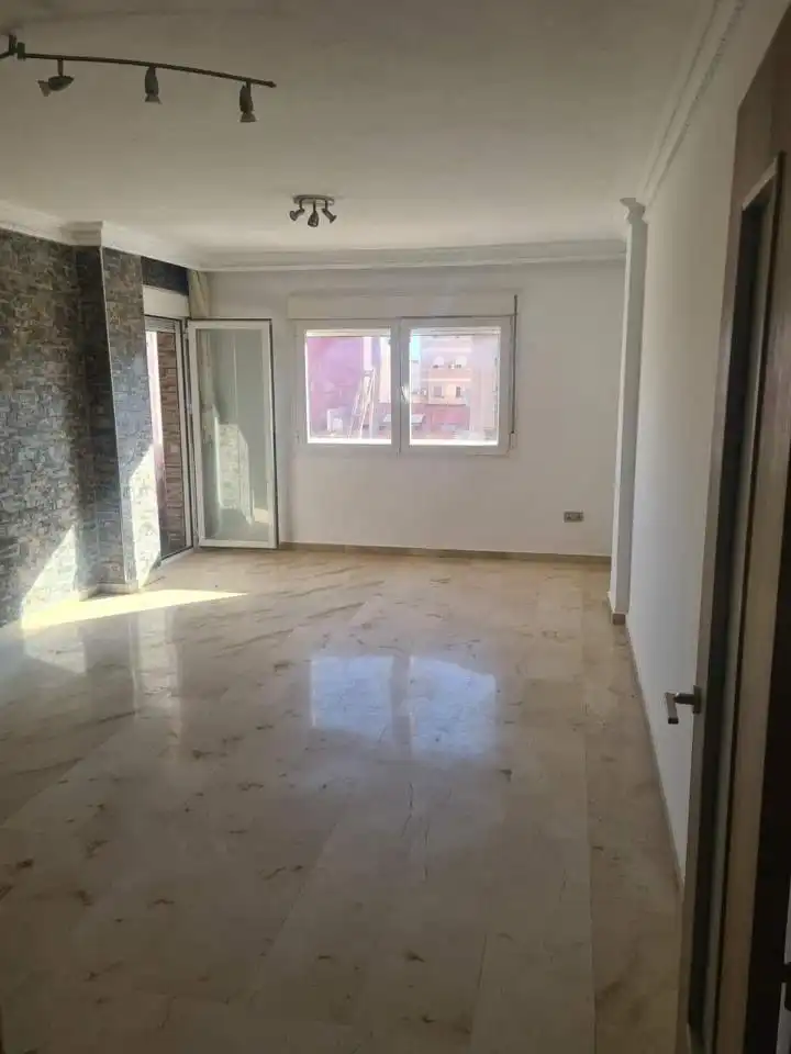 Habitación de Piso en venta en Melilla con Terraza y Piscina comunitaria