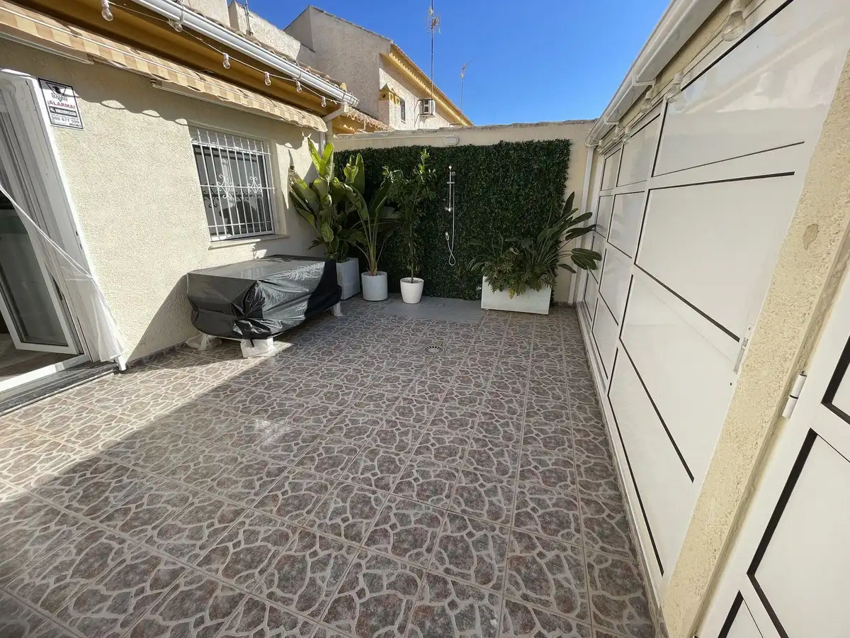 Terrassa de Casa o xalet en venda en Pilar de la Horadada amb Aire condicionat, Jardí privat i Terrassa