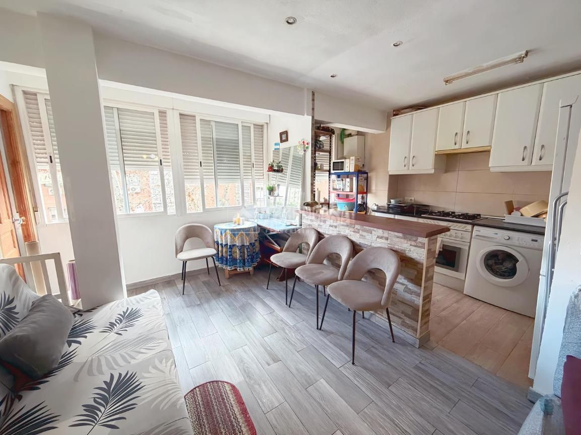 Kitchen of Flat for sale in  Madrid Capital  with Air Conditioner and Heating