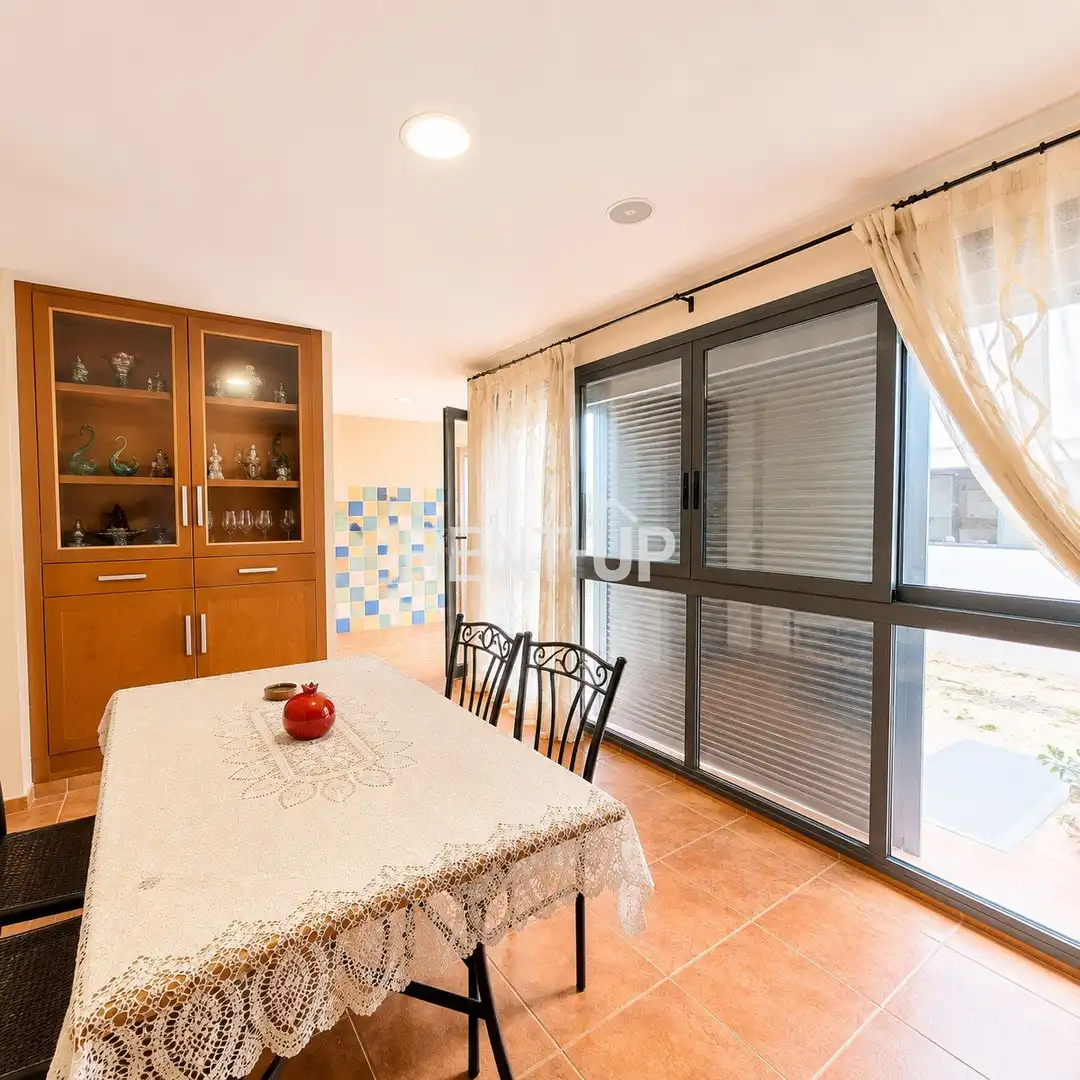 Comedor de Casa adosada en venta en Novelé  / Novetlè con Aire acondicionado, Terraza y Trastero