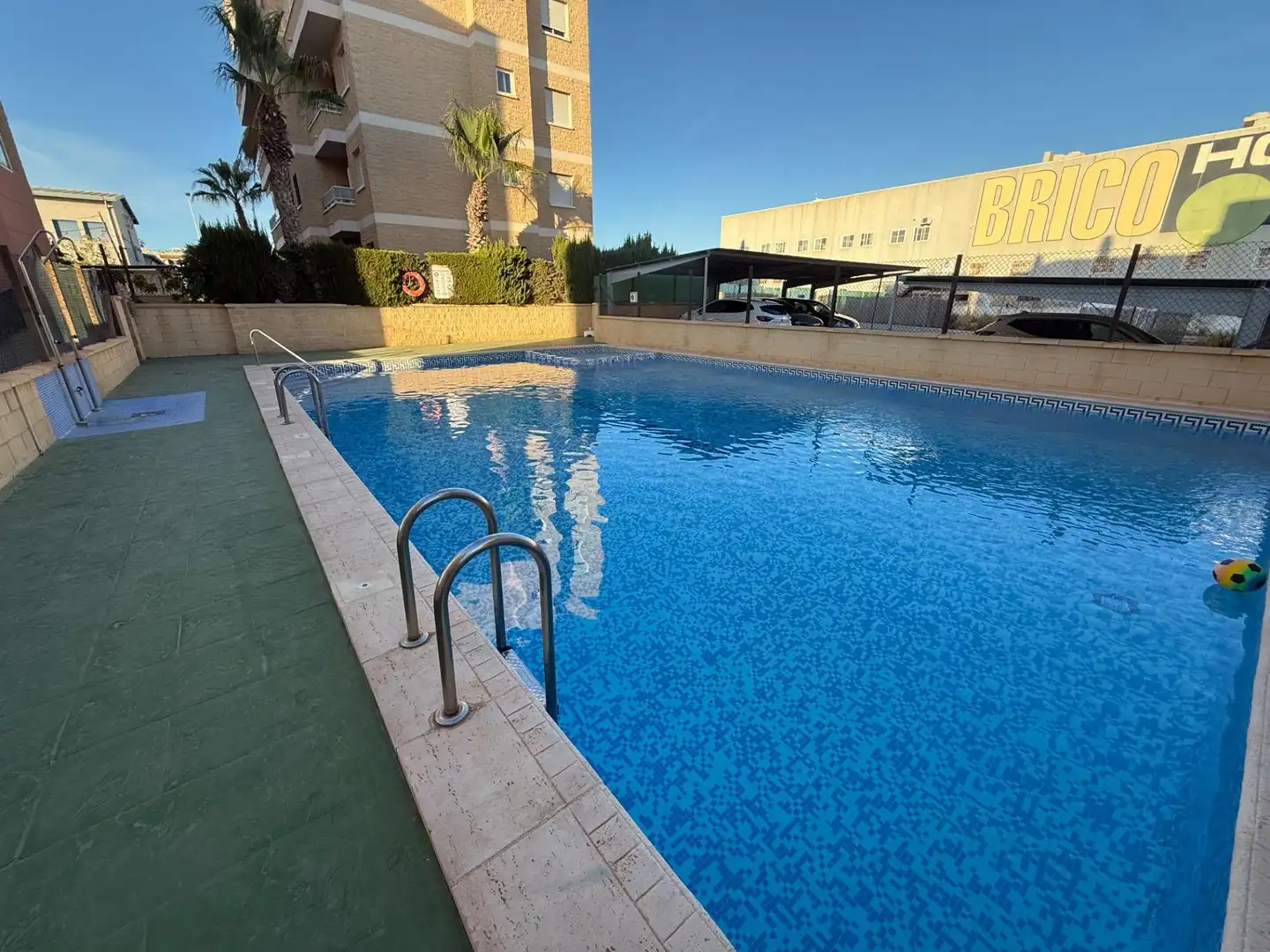 Piscina de Planta baixa en venda en Torrevieja amb Aire condicionat, Terrassa i Moblat