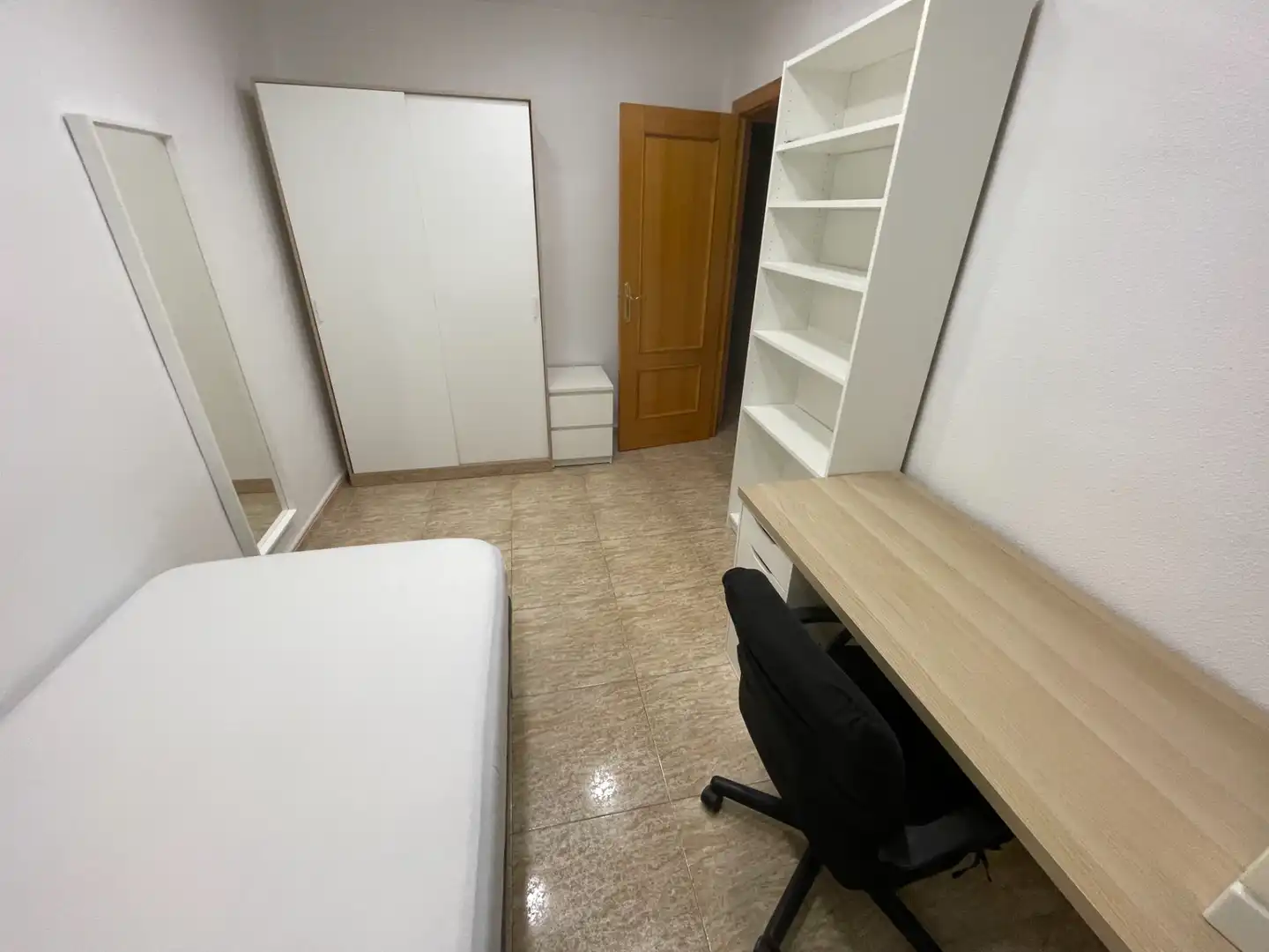 Dormitori de Pis de lloguer en Murcia amb Aire condicionat, Calefacció i Moblat