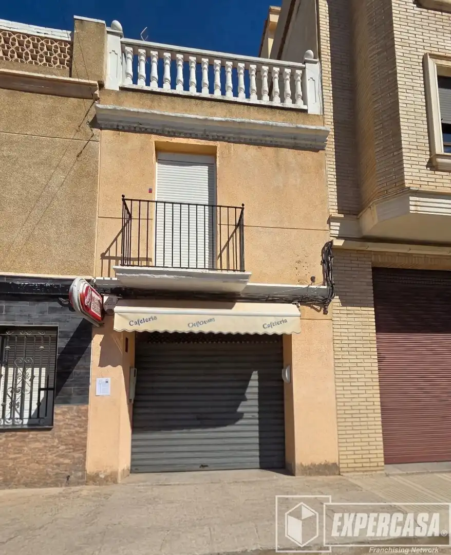Detached homes for sale in Alzira  with Air Conditioner and Terrace