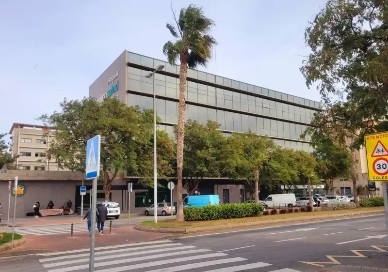 Vista exterior de Piso en venta en Málaga con Terraza, Horno y Lavadora