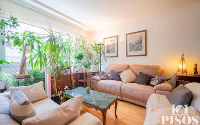 Living room of Flat for sale in Sant Cugat del Vallès  with Air Conditioner and Heating