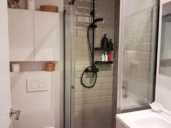 Bany de Apartament en venda en Madrid amb Aire condicionat, Calefacció i Moblat