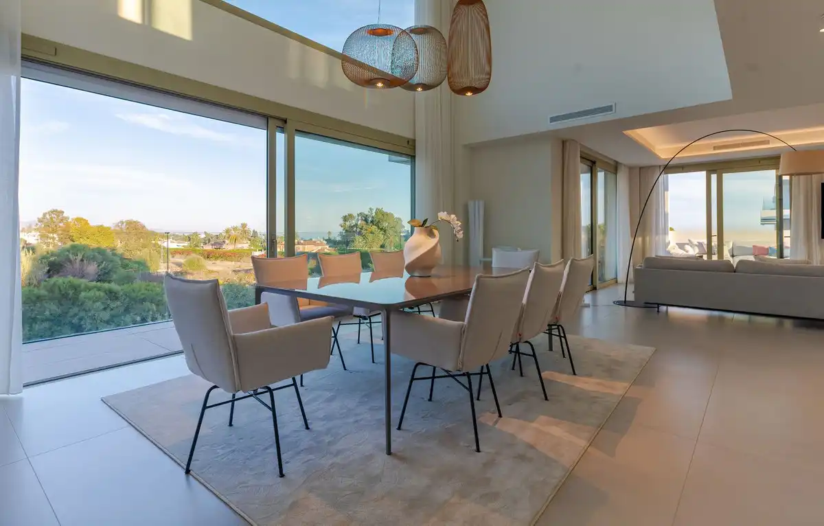 Esszimmer von Dachboden zum Verkauf in Marbella mit Klimaanlage, Terrasse und Abstellraum