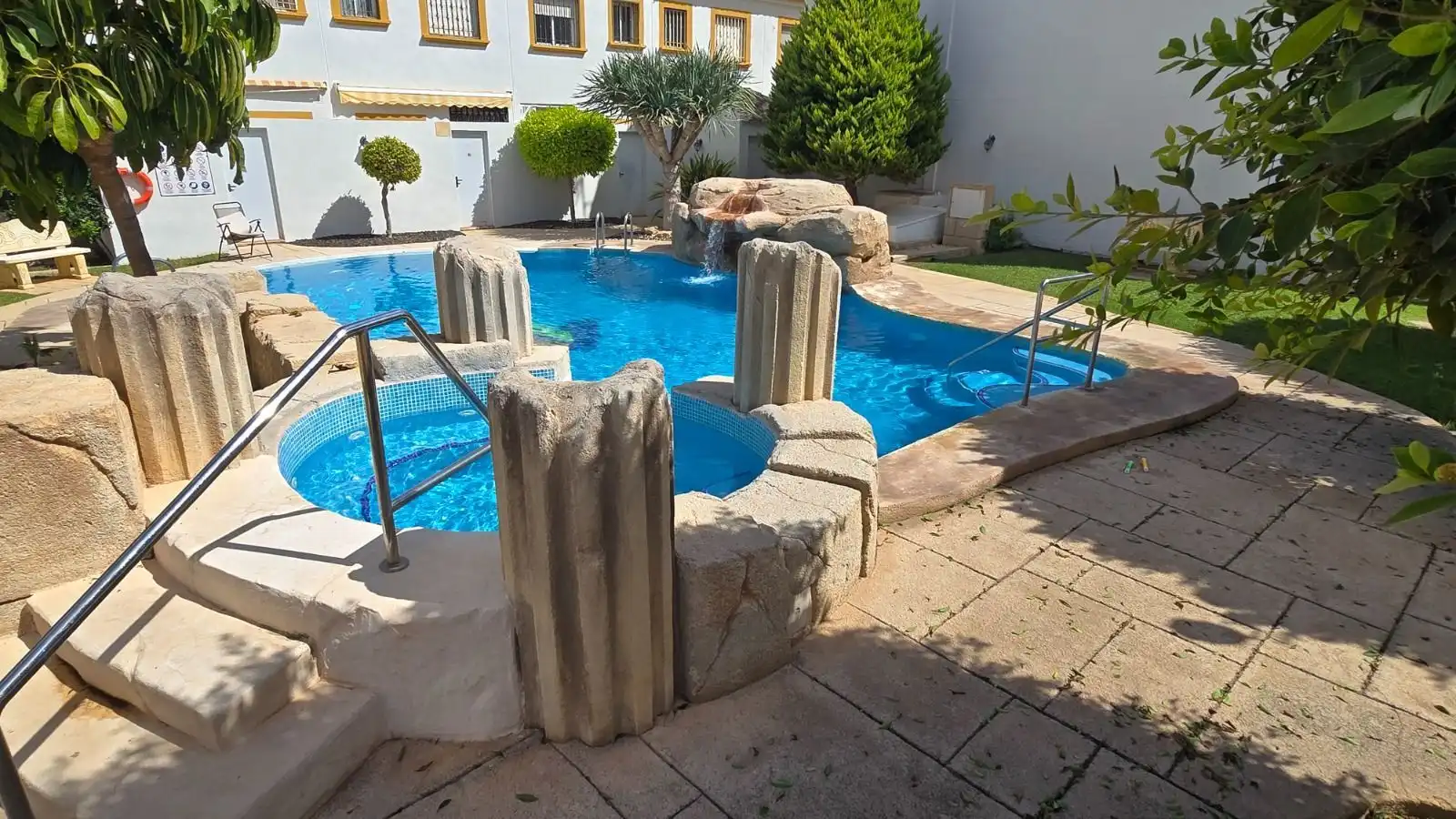 Piscina de Casa adosada de alquiler en Orihuela Costa