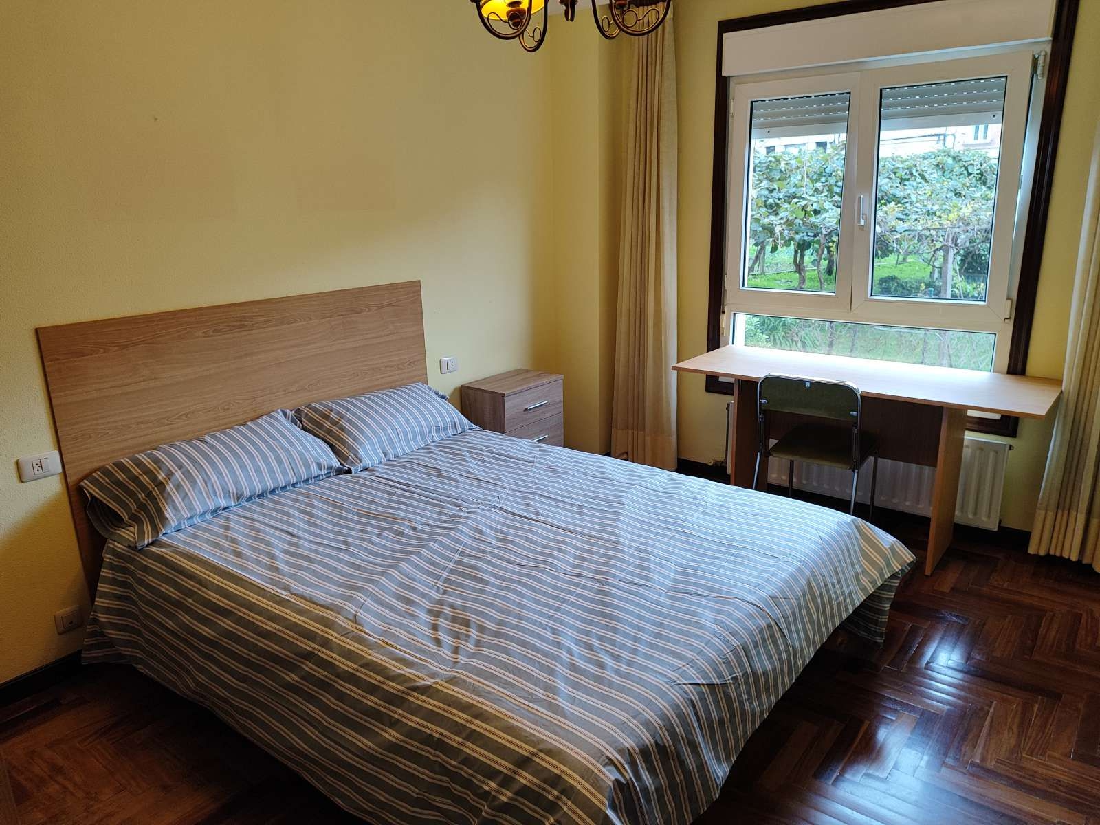 Dormitori de Apartament per a compartir en Vigo  amb Aire condicionat i Terrassa