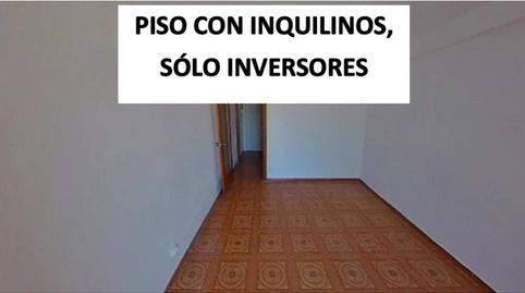 Piso  ALQUILADO en venta en calle Autonomia BADALONA