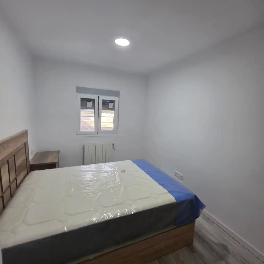 Bedroom of Flat for sale in Madrid  with Heating, Private garden and Furnished