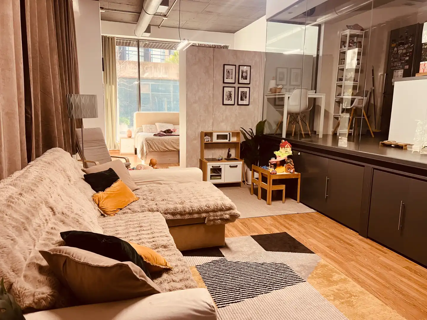 Sala d'estar de Loft en venda en San Sebastián de los Reyes amb Aire condicionat, Calefacció i Jardí privat