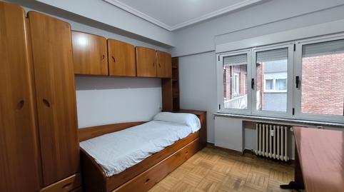 Foto 4 de Piso de alquiler en Calle Foncalada, Salesas - Foncalada - Campoamor, Oviedo