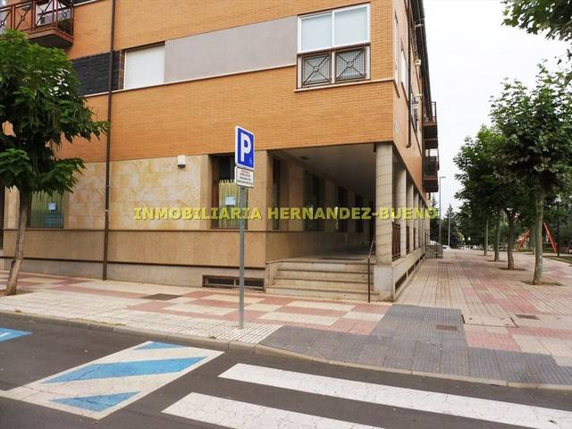 Local comercial en Venta en Carbajosa de la Sagrada