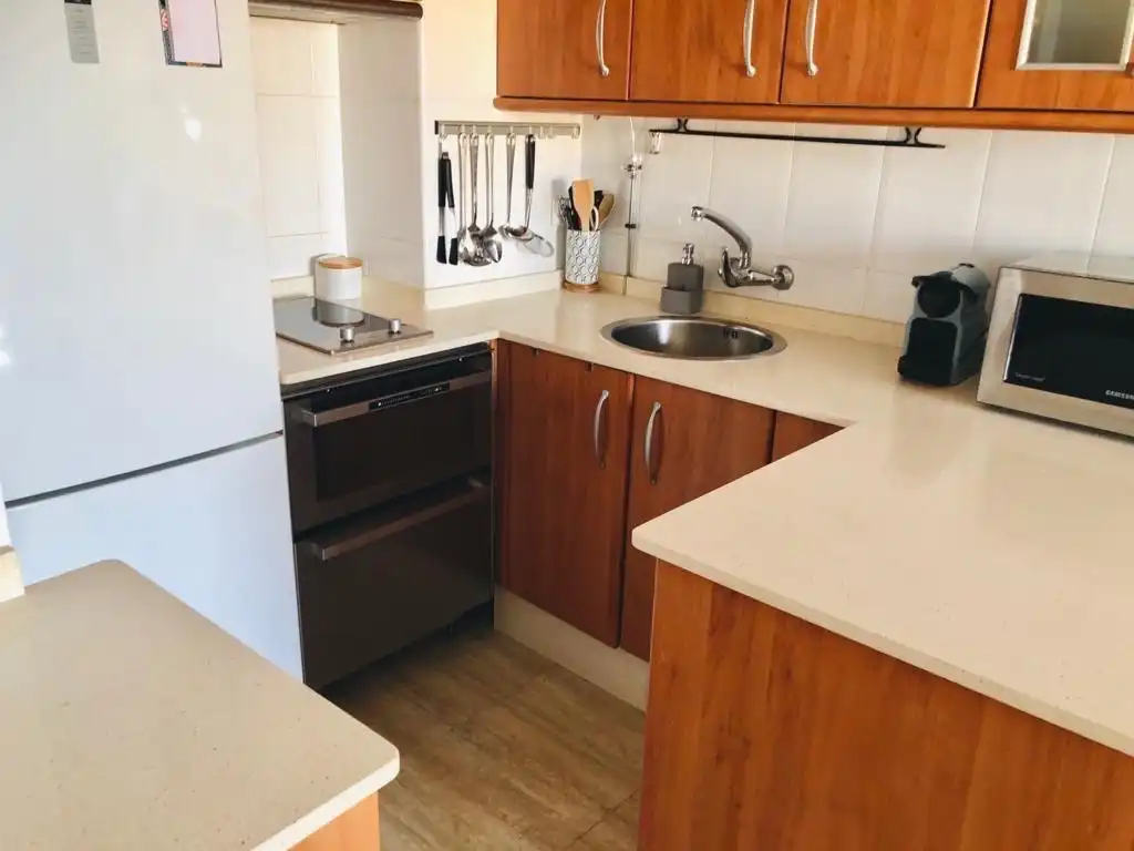 Cuina de Apartament de lloguer en La Manga del Mar Menor amb Aire condicionat, Calefacció i Piscina